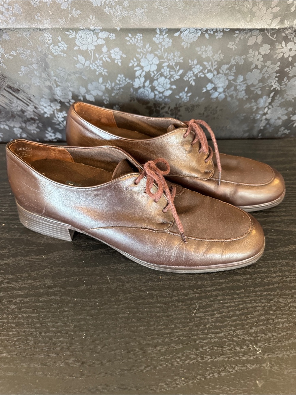 Munro Brown Leather Lace-Up Oxfords